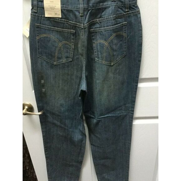 LIZ CLAIBORNE tapered leg classic jeans 10 NWT - Picture 2 of 5